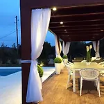 别墅 Modern With Private Heated Pool And Lounge Area For A Relaxing Vinišće