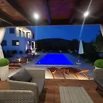 别墅 Modern With Private Heated Pool And Lounge Area For A Relaxing *