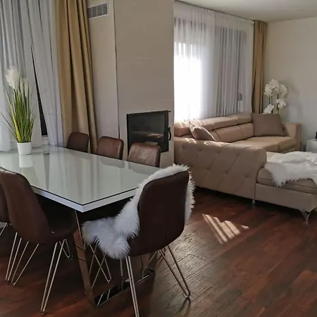 Modern With Private Heated Pool And Lounge Area For A Relaxing