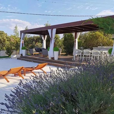 Modern With Private Heated Pool And Lounge Area For A Relaxing Villa